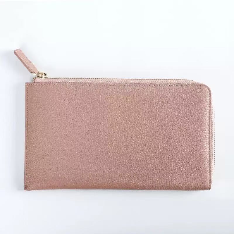 PB010 Zip Clutch