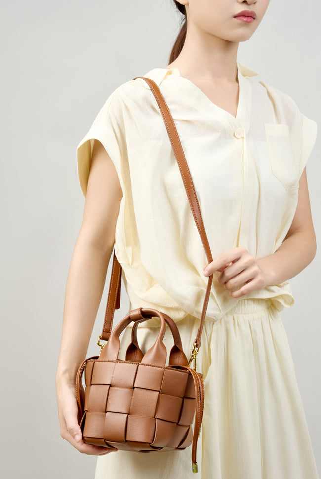 SB018 Woven Bucket Bag